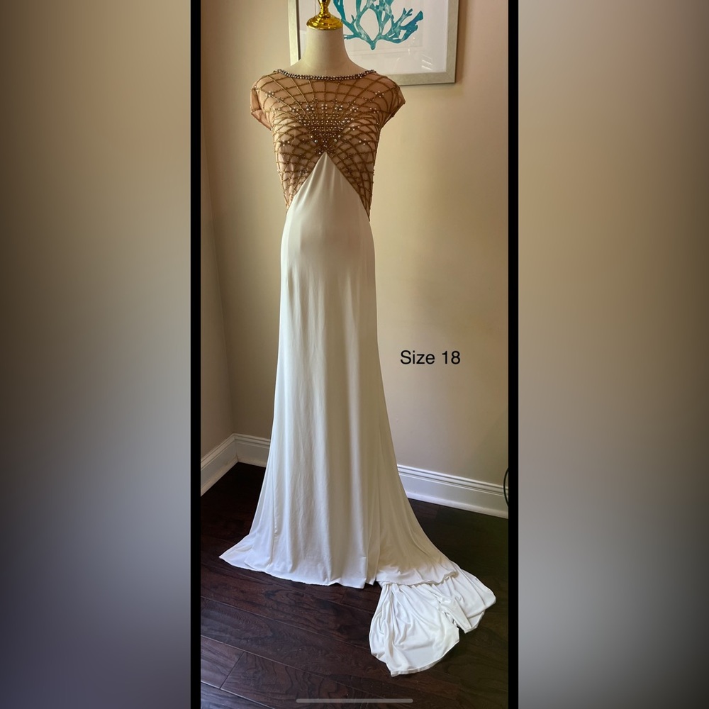 118 Elegant White and Gold Evening Gown